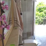 Banana Leaves Flat Apartman *